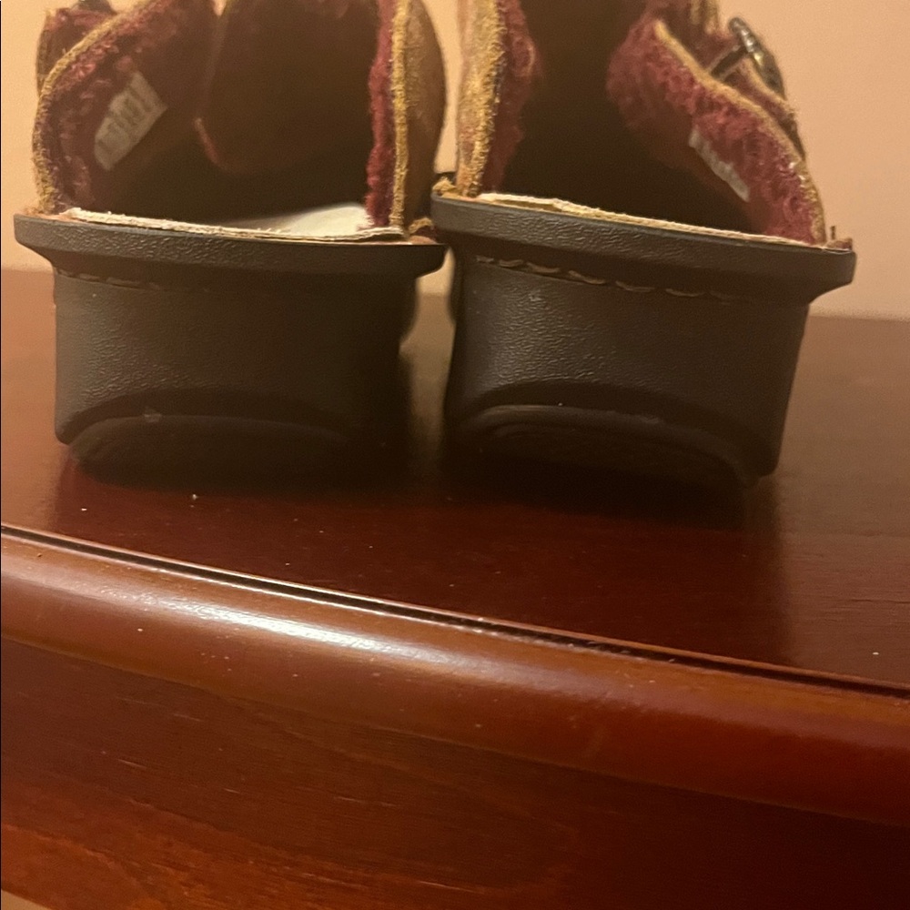 Algeria Floral Suede Clogs 🌺Final Price w/$4.99 Discount Shipping🌺 - Picture 7 of 8